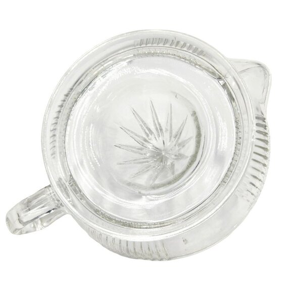 Vintage Glass Juicer, Reamer, perfect kitchen barware for juicing citrus - Picture 5 of 5